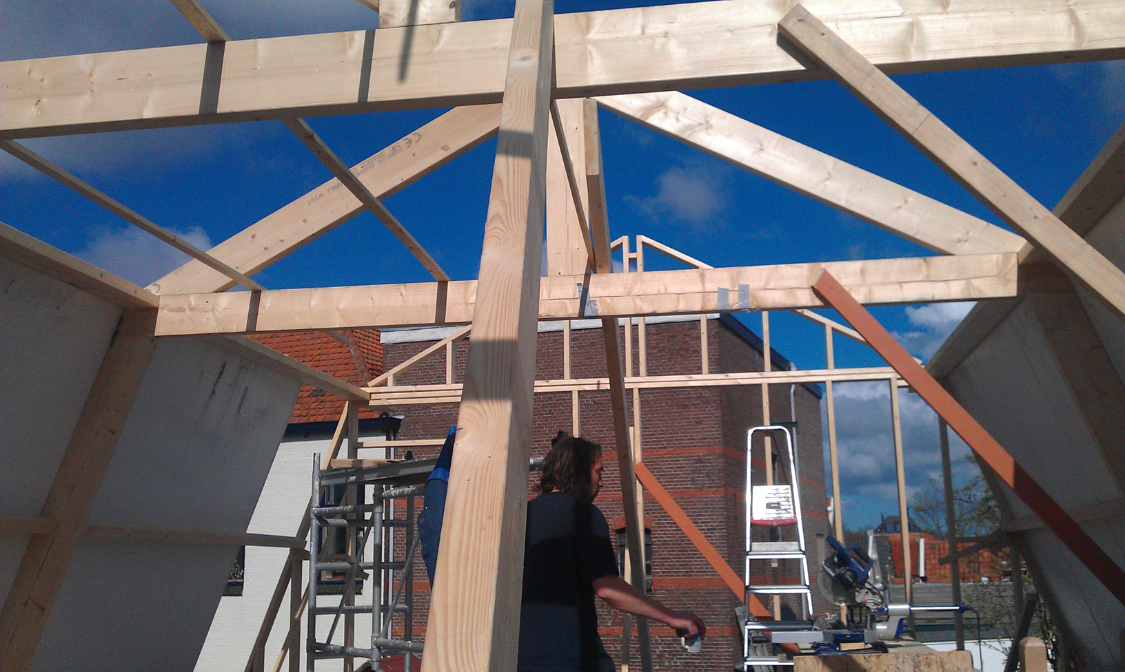 Kap renovatie Texel aangenomen door Marangos Houtbouw, Apollo timmerwerk en HS Werken